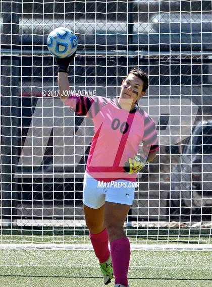 Thumbnail 3 in Farmington vs. Bosque photogallery.