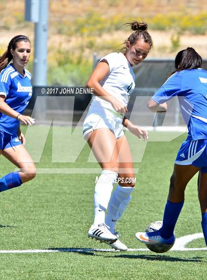 Thumbnail 3 in Farmington vs. Bosque photogallery.