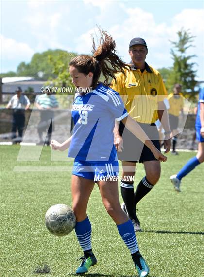 Thumbnail 1 in Farmington vs. Bosque photogallery.