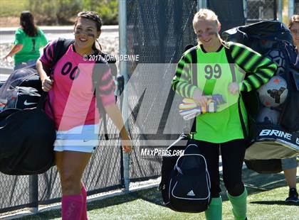 Thumbnail 1 in Farmington vs. Bosque photogallery.