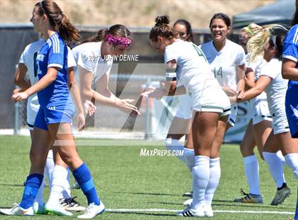 Thumbnail 2 in Farmington vs. Bosque photogallery.