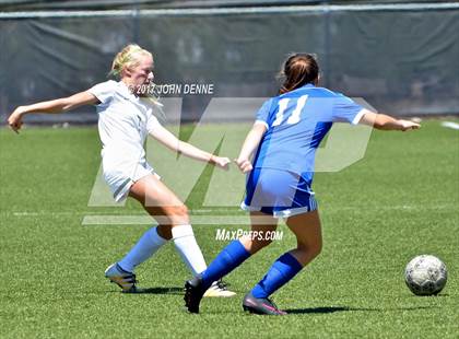 Thumbnail 2 in Farmington vs. Bosque photogallery.