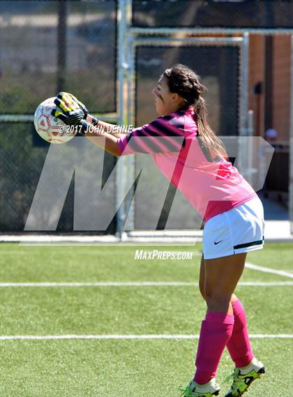 Thumbnail 3 in Farmington vs. Bosque photogallery.