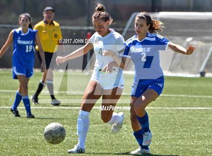Thumbnail 1 in Farmington vs. Bosque photogallery.