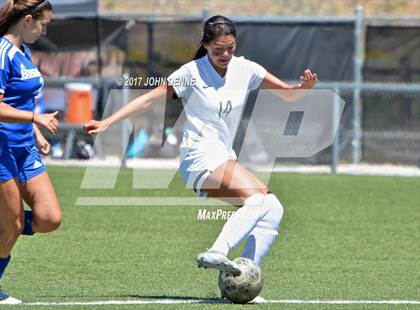 Thumbnail 3 in Farmington vs. Bosque photogallery.