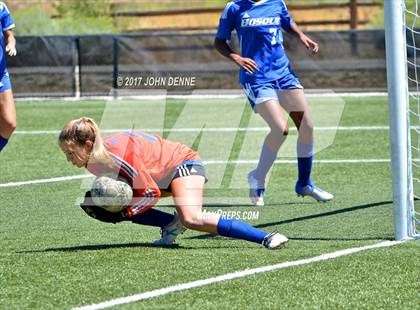 Thumbnail 2 in Farmington vs. Bosque photogallery.