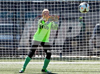 Thumbnail 1 in Farmington vs. Bosque photogallery.