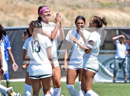 Thumbnail 3 in Farmington vs. Bosque photogallery.