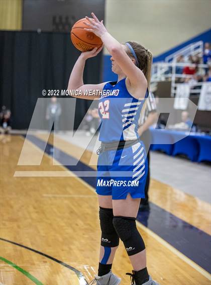 Thumbnail 3 in Robert Lee vs. Highland (UIL 1A Regional Semifinal) photogallery.
