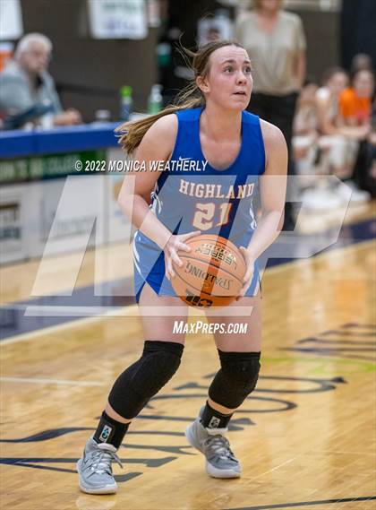 Thumbnail 1 in Robert Lee vs. Highland (UIL 1A Regional Semifinal) photogallery.