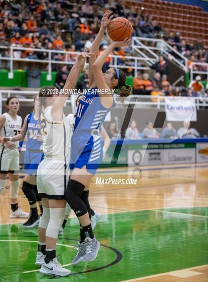 Thumbnail 2 in Robert Lee vs. Highland (UIL 1A Regional Semifinal) photogallery.