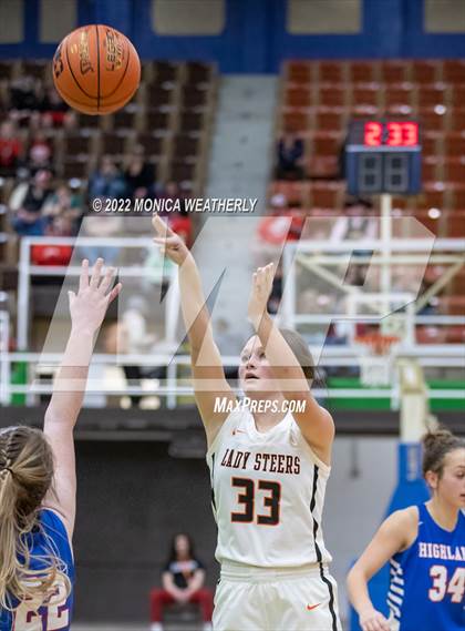 Thumbnail 1 in Robert Lee vs. Highland (UIL 1A Regional Semifinal) photogallery.