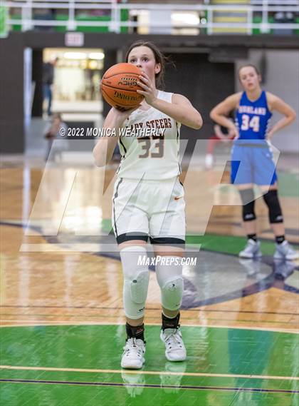 Thumbnail 2 in Robert Lee vs. Highland (UIL 1A Regional Semifinal) photogallery.