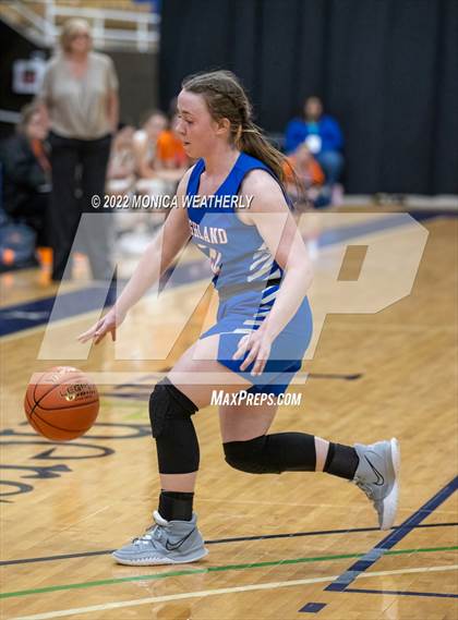 Thumbnail 3 in Robert Lee vs. Highland (UIL 1A Regional Semifinal) photogallery.
