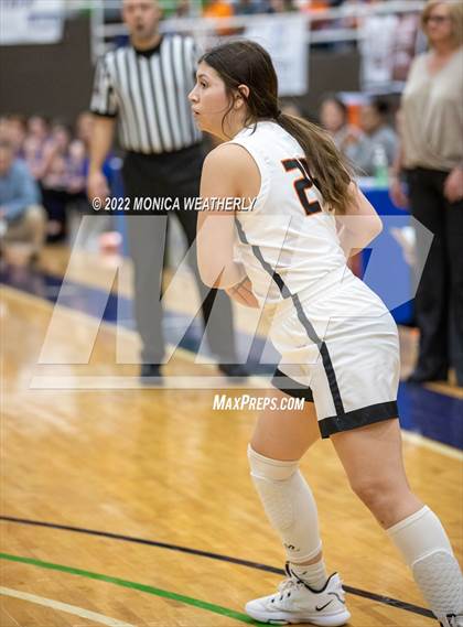 Thumbnail 1 in Robert Lee vs. Highland (UIL 1A Regional Semifinal) photogallery.