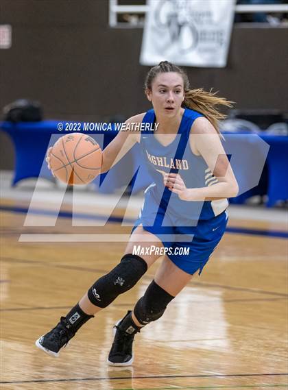 Thumbnail 1 in Robert Lee vs. Highland (UIL 1A Regional Semifinal) photogallery.
