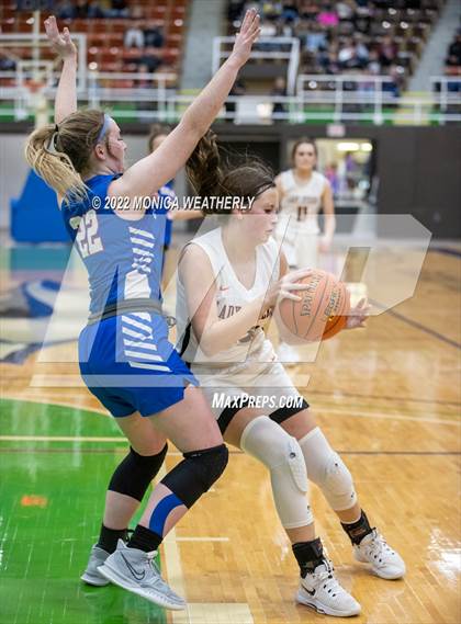 Thumbnail 1 in Robert Lee vs. Highland (UIL 1A Regional Semifinal) photogallery.