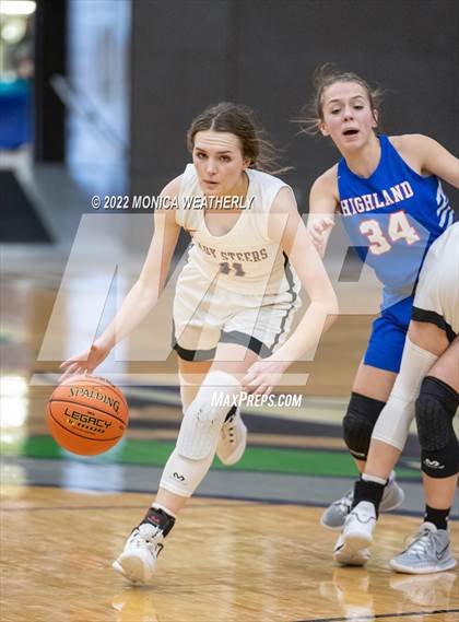 Thumbnail 1 in Robert Lee vs. Highland (UIL 1A Regional Semifinal) photogallery.