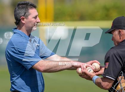 Thumbnail 2 in Mountain View vs. Basic (Boras Classic) photogallery.