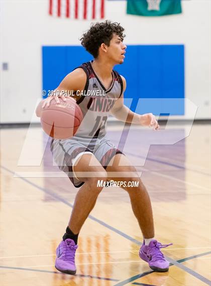 Thumbnail 3 in Federal Way vs. Union (WIAA 4A W. Central District Semi-Final) photogallery.