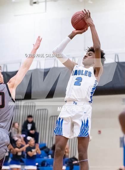 Thumbnail 1 in Federal Way vs. Union (WIAA 4A W. Central District Semi-Final) photogallery.
