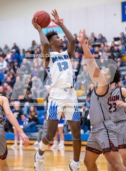 Thumbnail 3 in Federal Way vs. Union (WIAA 4A W. Central District Semi-Final) photogallery.