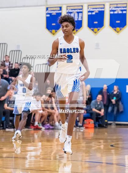 Thumbnail 2 in Federal Way vs. Union (WIAA 4A W. Central District Semi-Final) photogallery.