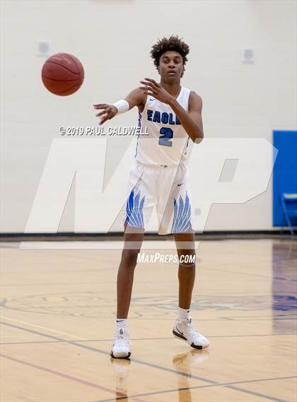Thumbnail 2 in Federal Way vs. Union (WIAA 4A W. Central District Semi-Final) photogallery.