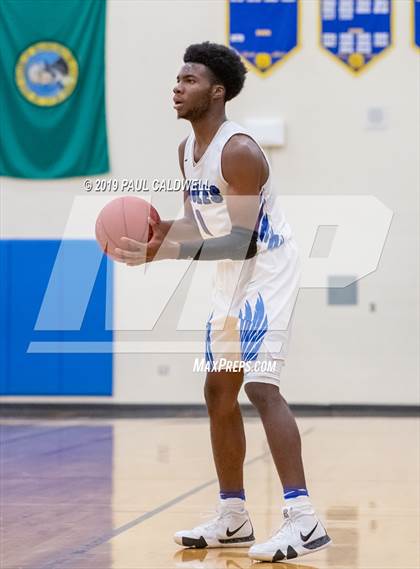 Thumbnail 1 in Federal Way vs. Union (WIAA 4A W. Central District Semi-Final) photogallery.