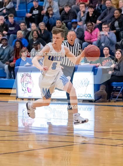 Thumbnail 3 in Federal Way vs. Union (WIAA 4A W. Central District Semi-Final) photogallery.