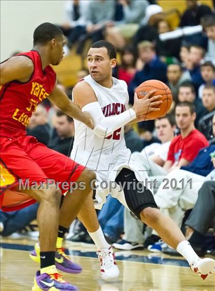 Thumbnail 2 in Yates vs. Westview (Les Schwab Invitational) photogallery.