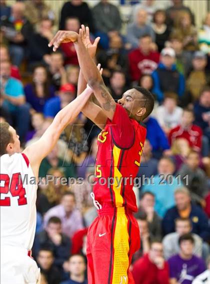 Thumbnail 2 in Yates vs. Westview (Les Schwab Invitational) photogallery.