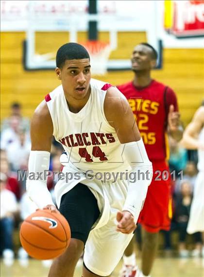 Thumbnail 3 in Yates vs. Westview (Les Schwab Invitational) photogallery.