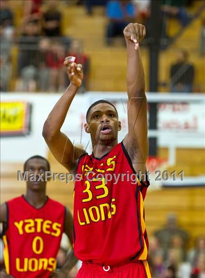 Thumbnail 2 in Yates vs. Westview (Les Schwab Invitational) photogallery.