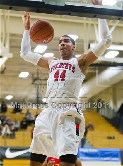 Thumbnail 3 in Yates vs. Westview (Les Schwab Invitational) photogallery.