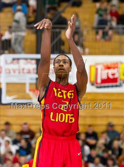 Thumbnail 3 in Yates vs. Westview (Les Schwab Invitational) photogallery.