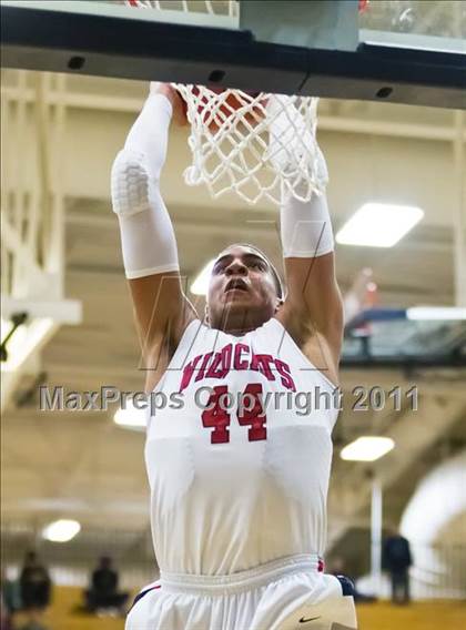 Thumbnail 1 in Yates vs. Westview (Les Schwab Invitational) photogallery.