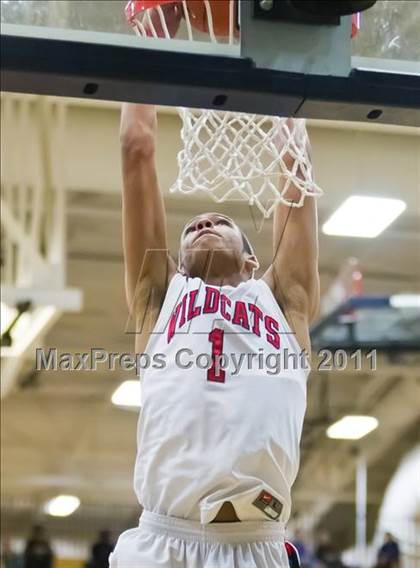 Thumbnail 1 in Yates vs. Westview (Les Schwab Invitational) photogallery.