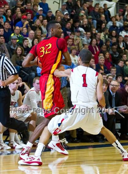 Thumbnail 2 in Yates vs. Westview (Les Schwab Invitational) photogallery.
