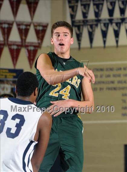 Thumbnail 2 in Rio Americano vs. Elk Grove (Trojan Toss-Up) photogallery.