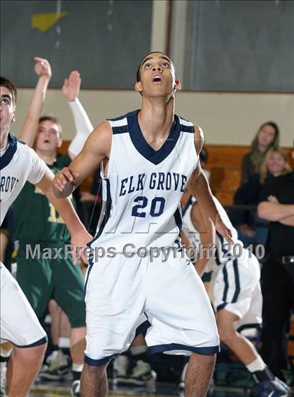 Thumbnail 2 in Rio Americano vs. Elk Grove (Trojan Toss-Up) photogallery.