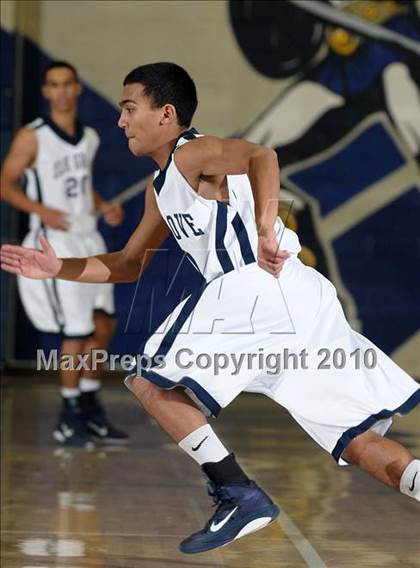 Thumbnail 1 in Rio Americano vs. Elk Grove (Trojan Toss-Up) photogallery.