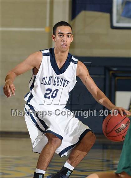 Thumbnail 2 in Rio Americano vs. Elk Grove (Trojan Toss-Up) photogallery.