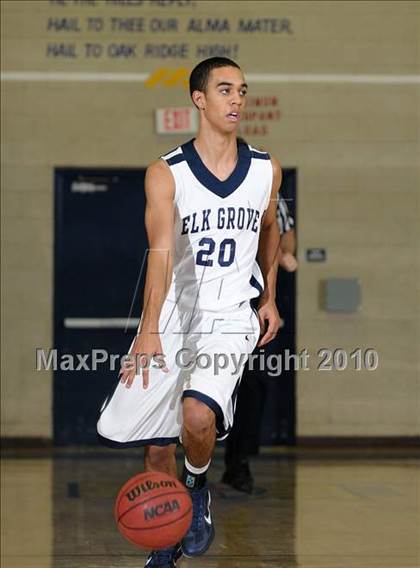 Thumbnail 3 in Rio Americano vs. Elk Grove (Trojan Toss-Up) photogallery.