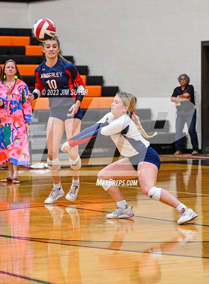 Thumbnail 3 in Wimberley vs El Campo (UIL 4A Region IV Area Playoff) photogallery.