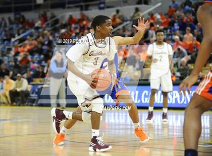Thumbnail 1 in De La Salle @ St. Louis Catholic (LHSAA 3A Marsh Madness Final) photogallery.