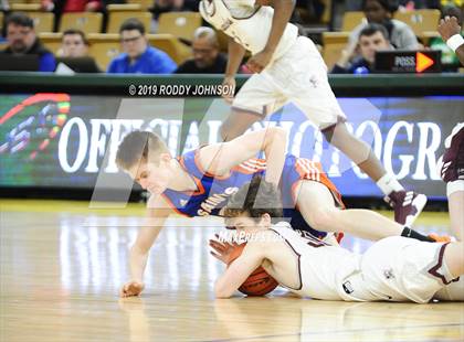 Thumbnail 3 in De La Salle @ St. Louis Catholic (LHSAA 3A Marsh Madness Final) photogallery.