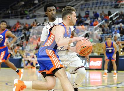 Thumbnail 2 in De La Salle @ St. Louis Catholic (LHSAA 3A Marsh Madness Final) photogallery.