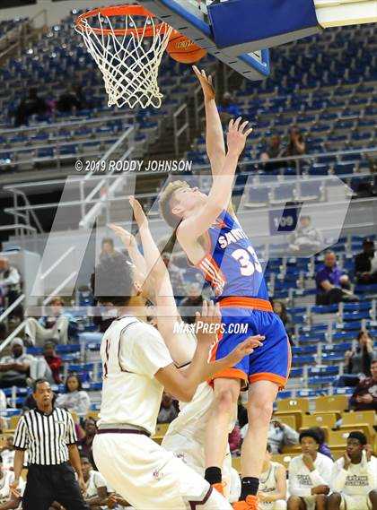 Thumbnail 1 in De La Salle @ St. Louis Catholic (LHSAA 3A Marsh Madness Final) photogallery.