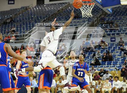 Thumbnail 1 in De La Salle @ St. Louis Catholic (LHSAA 3A Marsh Madness Final) photogallery.